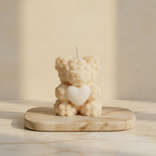 Candela orsetto di rose avorio naturale con cuore — bomboniera matrimonio elegante artigianale Piki Candles