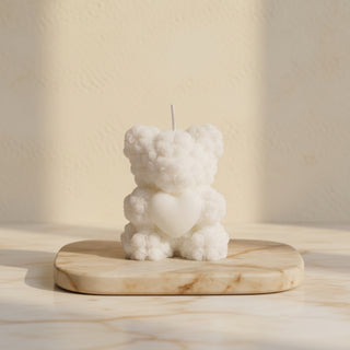 Candela orsetto di rose bianco puro con cuore — bomboniera battesimo e comunione artigianale Piki Candles